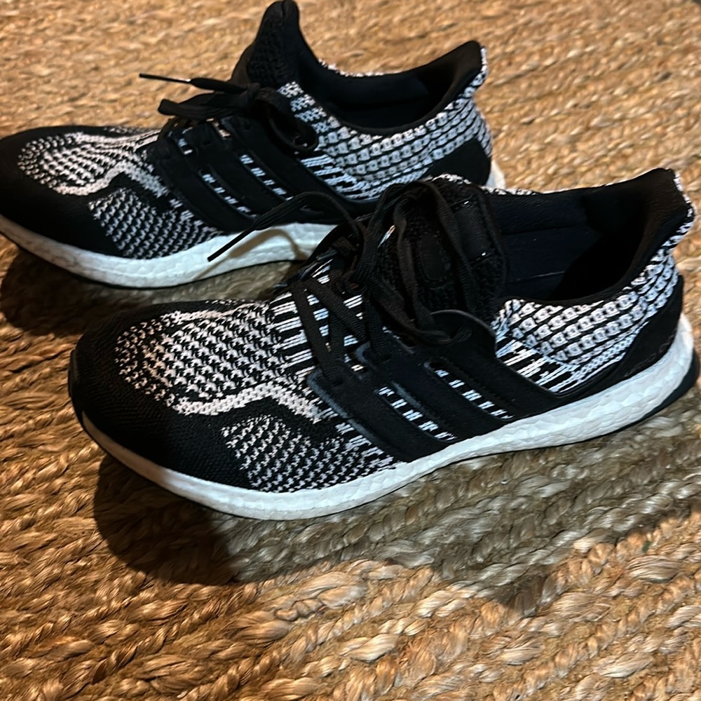 Adidas tennis shoes